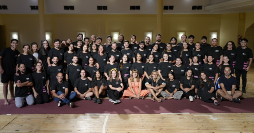 Provincia presentó a la delegación que llevará la bandera santafesina a Cosquín