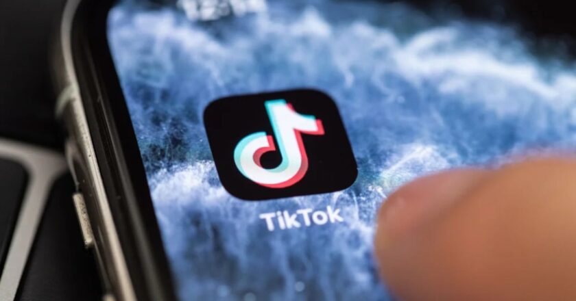 Aberrante: tres adolescentes abusaron sexualmente de un compañero y explicaron que fue un “juego” de TikTok
