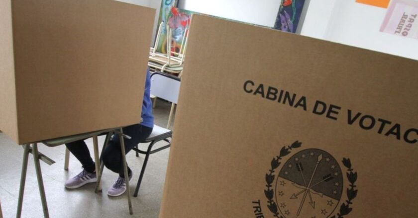 El lunes se dictarán clases normalmente en las escuelas que funcionen como centros de votación el domingo