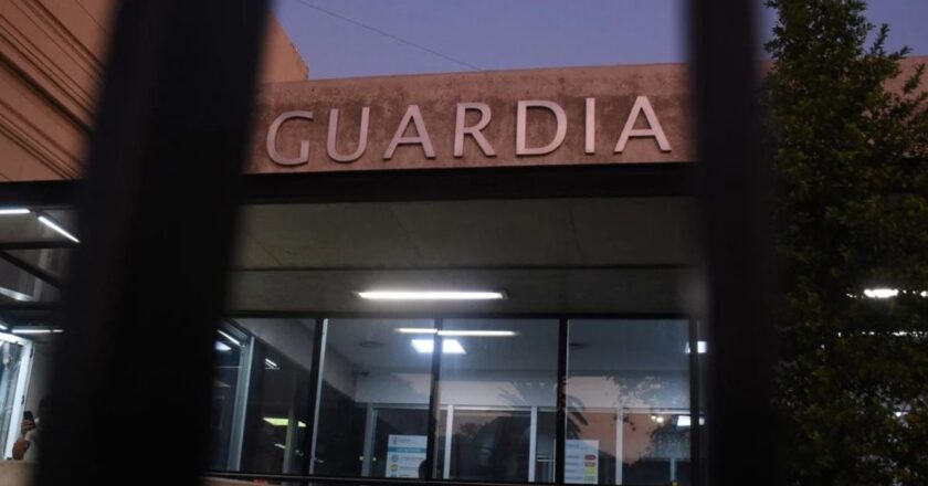 Balearon a una joven embarazada dentro de su casa