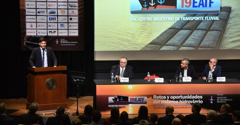 “La licitación de la Hidrovía no debe ser diseñada desde una oficina en Capital Federal, tiene que ser un modelo de desarrollo productivo”