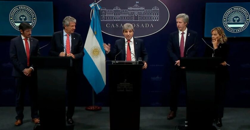 El Gobierno Nacional lanza medidas para fomentar el uso de dólares guardados ‘bajo el colchón’