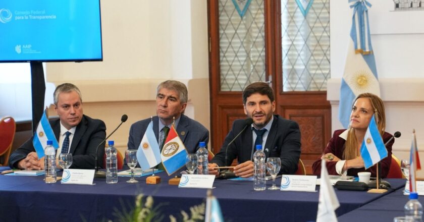 Pullaro: “La nueva Constitución debe consagrar la información pública y la transparencia”