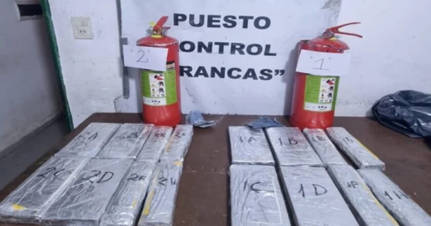 Tucumán: llenó dos matafuegos con 12 kilos de cocaína y quedó detenido