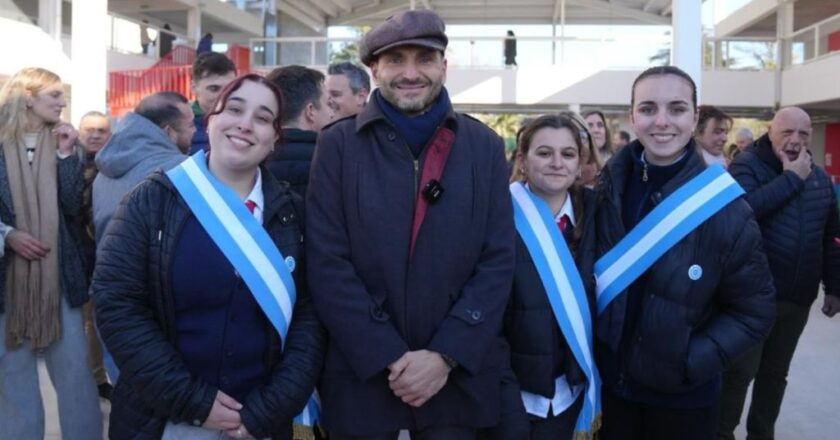 Pullaro inauguró otra escuela: “En Santa Fe mostramos que estamos de pie y apostamos a la educación”