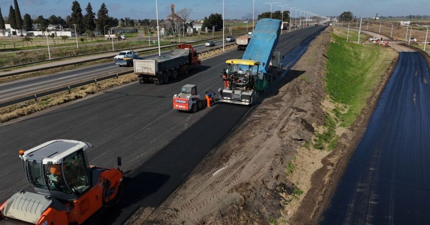 Enrico: “Promediamos ya el 35 % de la obra del Tercer Carril de la autopista y proyectamos concluirla a mediados de 2026”