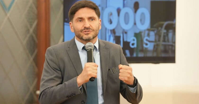 Pullaro cuestiona postura de Milei sobre corrupción en Santa Fe