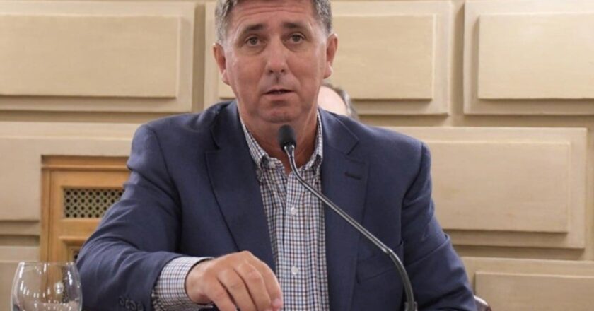 Senador Pirola pide intervención al Gobierno de Santa Fe por cierre de sucursales Santander en el interior provincial