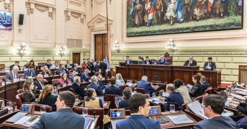 Santa Fe habilita la reelección indefinida de cargos ejecutivos.