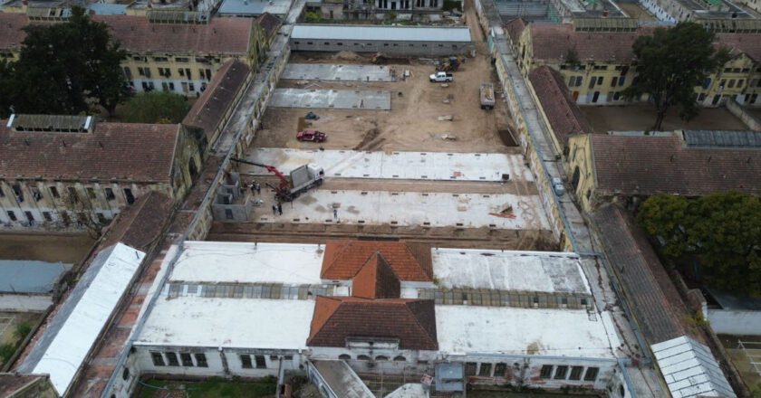 Cárcel de Coronda: comenzaron a montar los nuevos pabellones de aislamiento