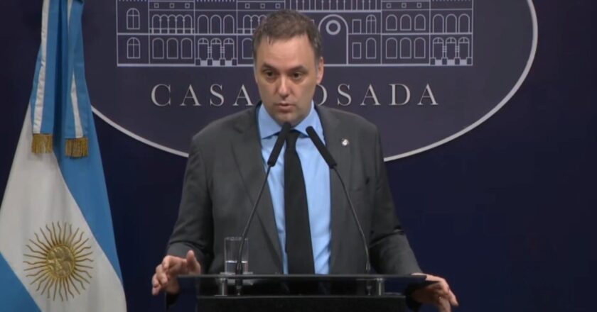 Adorni: la ley de financiamiento universitario podría suspender planes sociales