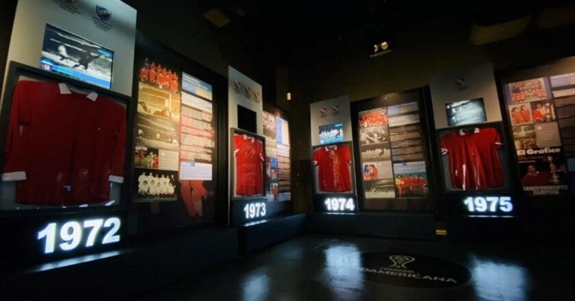 Independiente reclama a Conmebol la devolución de trofeos y retiro de su exhibición.