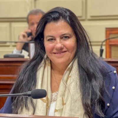 Castellani impulsa ley para fomentar la IA en el agro santafesino