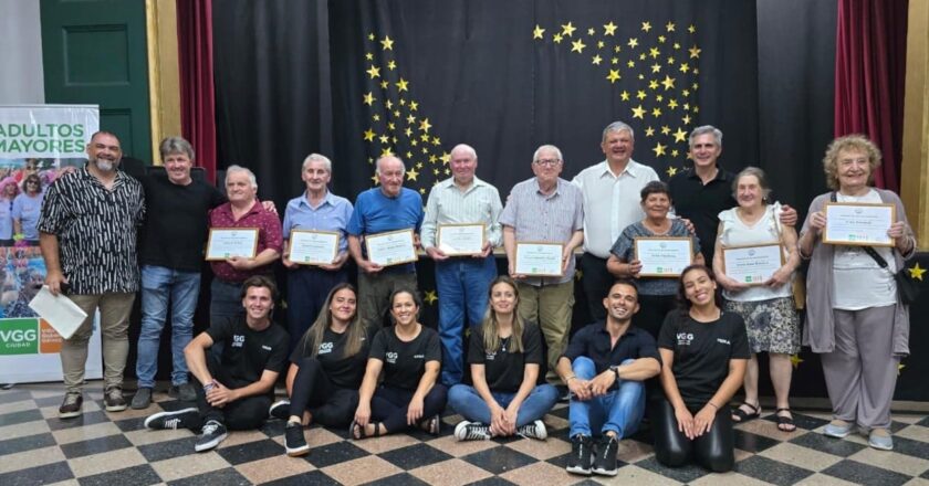 Villa Gobernador Gálvez homenajeó a sus adultos mayores