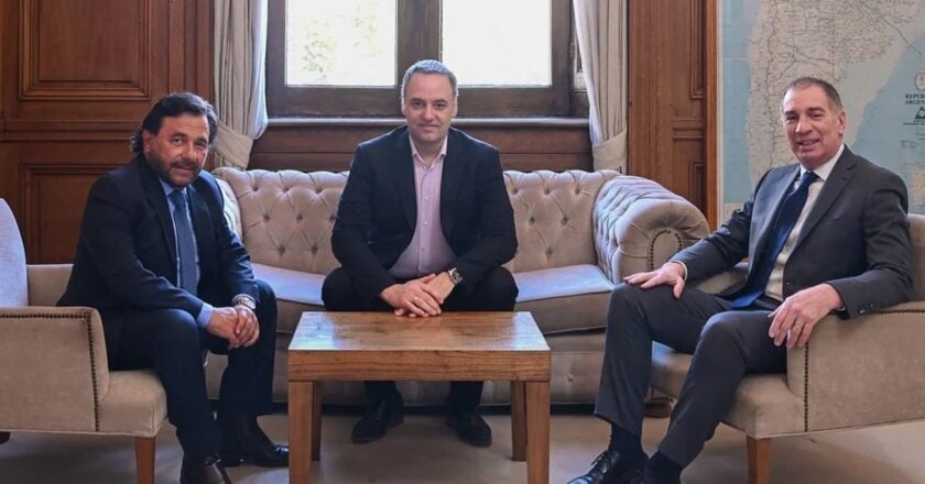 Diego Santilli junto a Manuel Adorni intensifican los encuentros con gobernadores