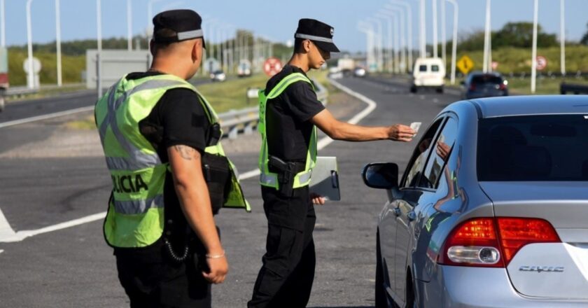 La Policía de Santa Fe agiliza la consulta de datos de personas y vehículos en controles