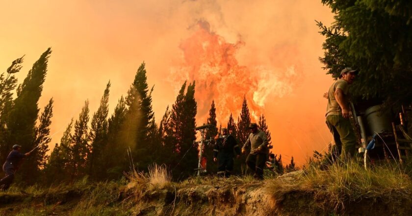 Santa Fe envía 30 brigadistas para combatir los incendios en Chubut