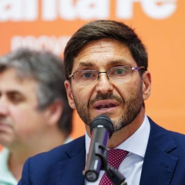 El gobernador Pullaro se reunió con referentes de Unidos tras el conflicto policial