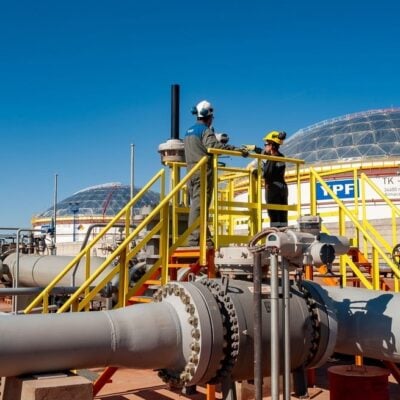 Empresas santafesinas integran la comitiva de Pullaro a Vaca Muerta