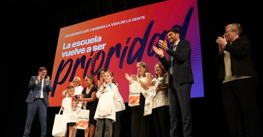 El gobernador Pullaro instó a su gabinete a comunicar los avances de la gestión