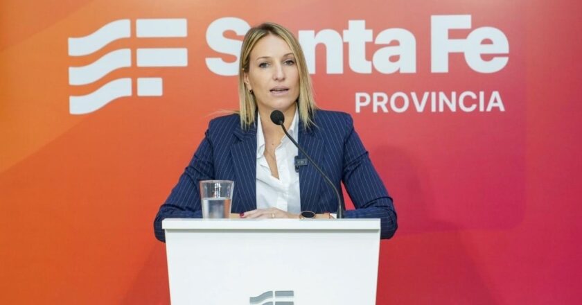 Santa Fe analiza plan de refinanciación de deudas para trabajadores públicos y privados