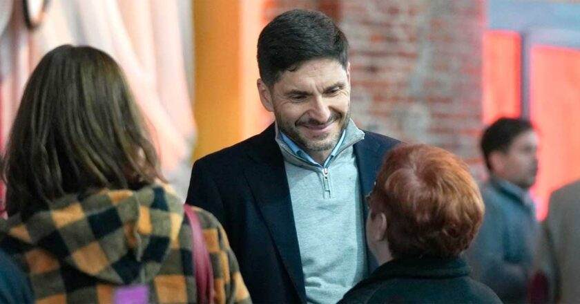 Pullaro afianza su gestión en medio de una creciente preocupación por ingresos y precios