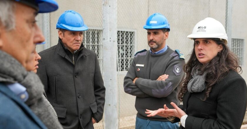 Chile evalúa replicar el modelo de cárceles santafesinas de Pullaro.