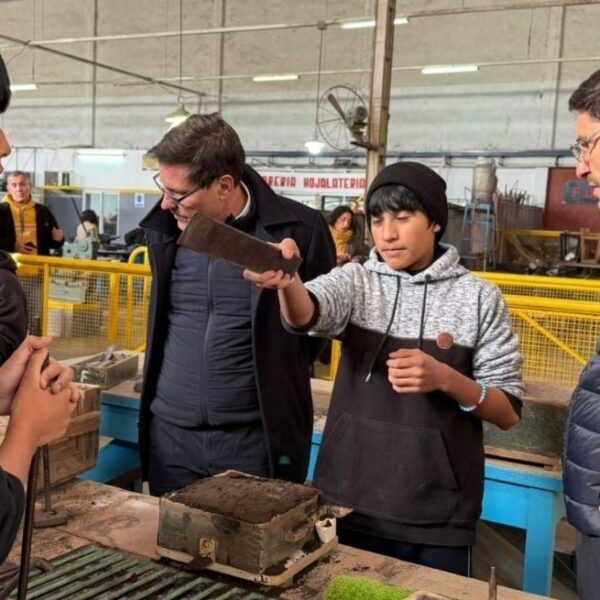 El gobierno provincial ejecuta obras y mejoras en más de 300 escuelas de La Capital