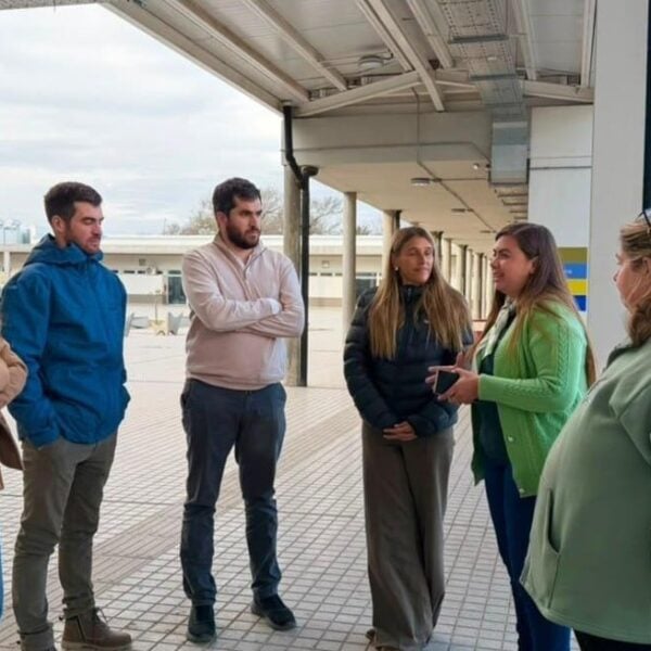 En Rufino, Galnares visitó instituciones y brindó una charla sobre estafas virtuales