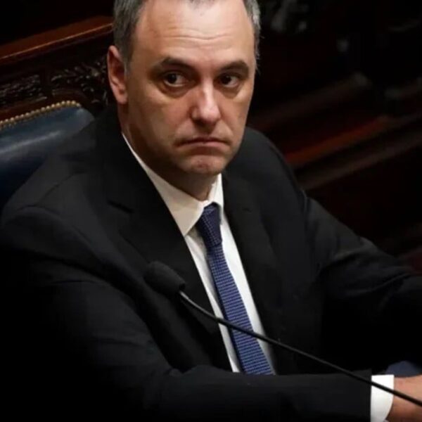 El Congreso define el futuro de Manuel Adorni, jefe de Gabinete