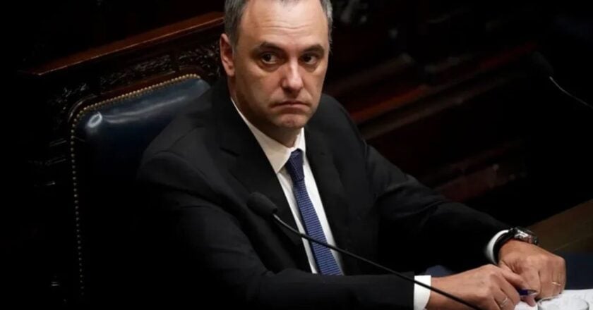 El Congreso define el futuro de Manuel Adorni, jefe de Gabinete