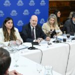 Sturzenegger defendió la reforma para habilitar empresas 100% operadas por inteligencia artificial
