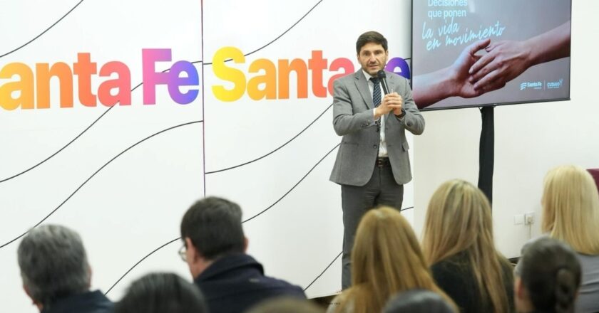 Pullaro registra 53% de imagen positiva en Santa Fe y supera a Milei en evaluación de gestión