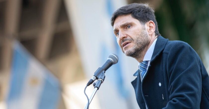 Encuesta: el 50,8% de los santafesinos respaldaría la continuidad de Pullaro