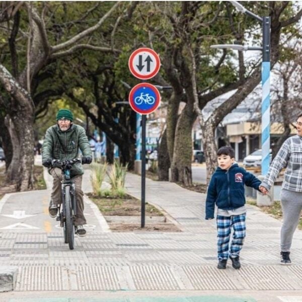 Pullaro inauguró obras en Aristóbulo del Valle y reafirmó la inversión pública.