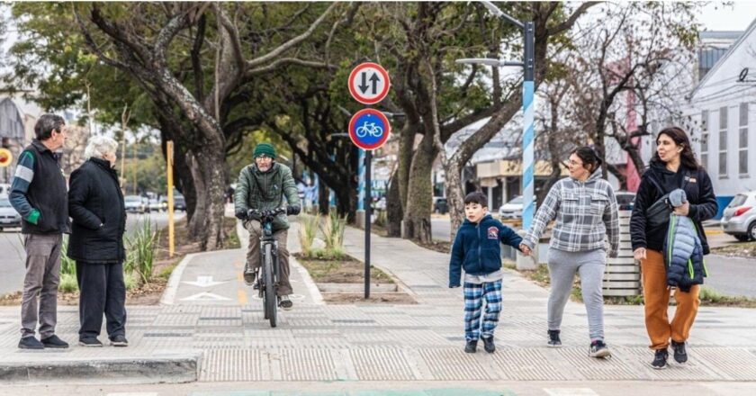 Pullaro inauguró obras en Aristóbulo del Valle y reafirmó la inversión pública.