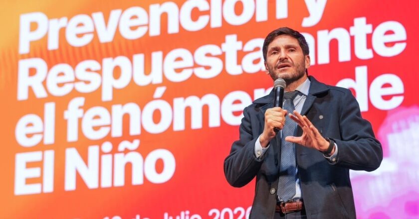 La imagen positiva de Maximiliano Pullaro superó el 52% y trepó al cuarto puesto en el ranking nacional