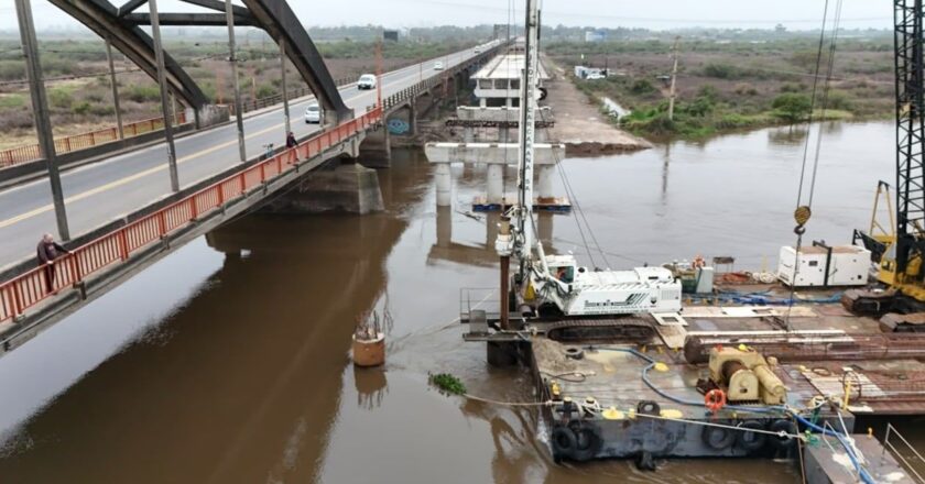 Nuevo Puente Carretero: avanza el pilotaje en el río Salado