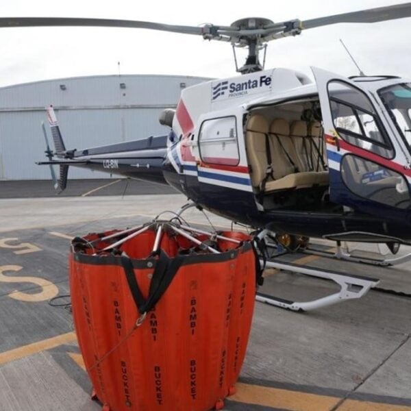 Santa Fe incorpora avión hidrante y helicóptero contra incendios