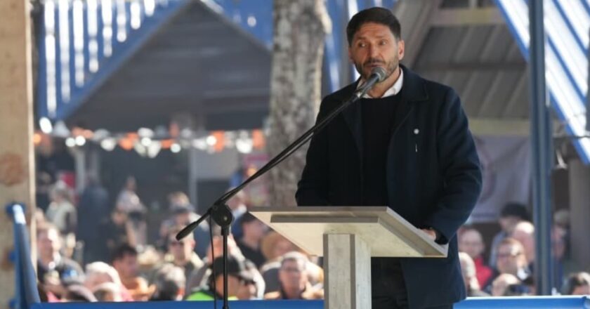 Reclaman destinar divisas al desarrollo productivo y no a políticas populistas