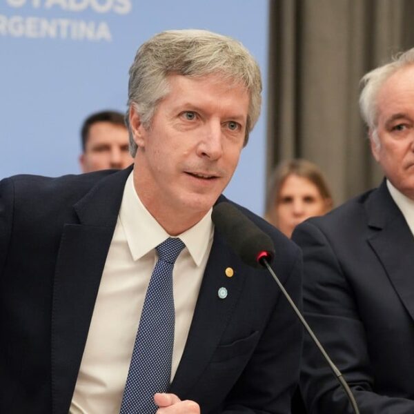 El Gobierno busca blindar el Banco Central; la oposición debate su control futuro