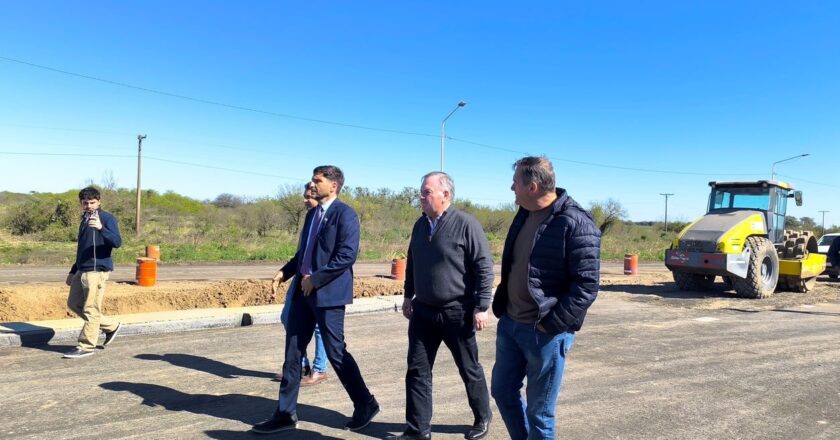 Pullaro supervisó obras viales y puentes en el departamento San Cristóbal