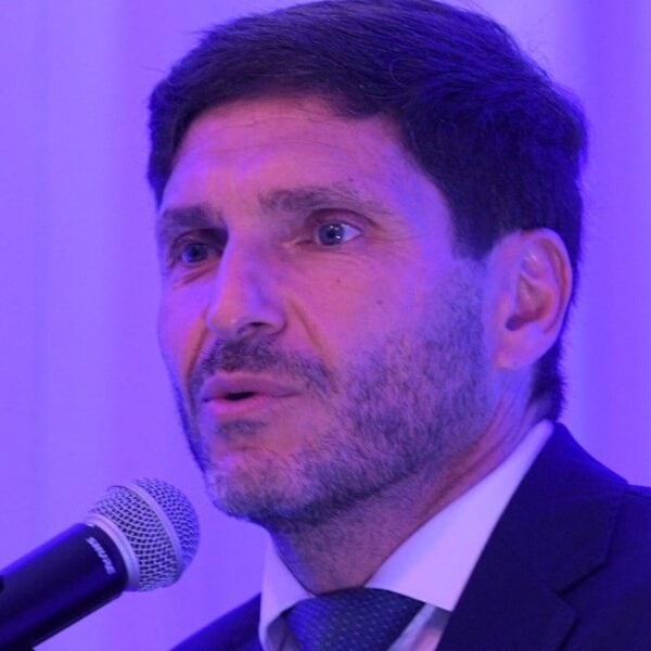 Pullaro cuestionó el populismo que dilapida recursos y criticó la timba financiera