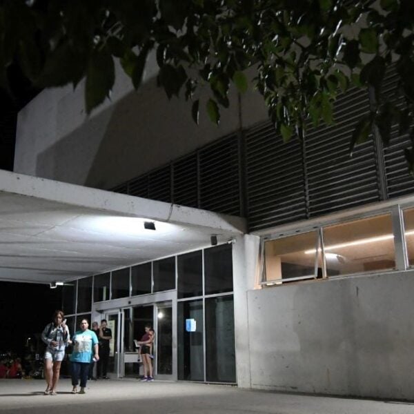 Santa Fe: balearon a un hombre en un complejo deportivo, atacaron a su hermano y hay un detenido