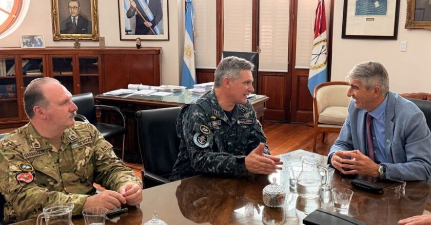 La Armada puso su logística a disposición de Santa Fe ante posibles emergencias ambientales