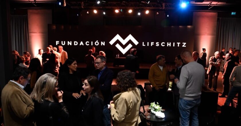 Se presentó en Rosario la Fundación Miguel Lifschitz con la presencia de Pullaro y Javkin
