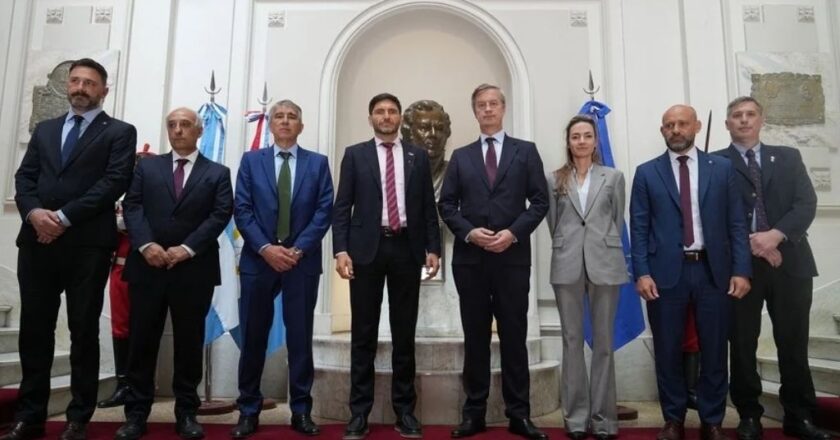 Pullaro analizó con el embajador de la Unión Europea nuevas oportunidades comerciales para Santa Fe