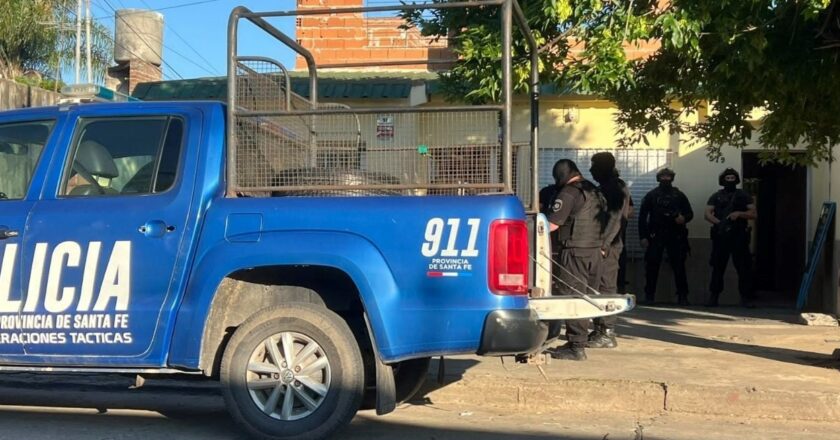 Operativos en barrio Centenario: detuvieron a dos menores y secuestraron municiones